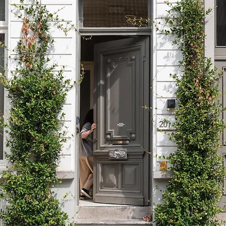 Serene Oasis With Balcony In Gante