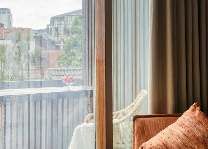 Serene Oasis With Balcony In