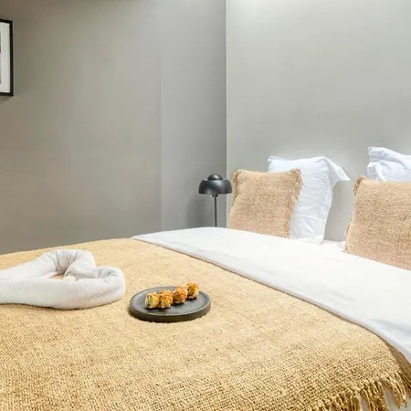 Serene Oasis With Balcony In *